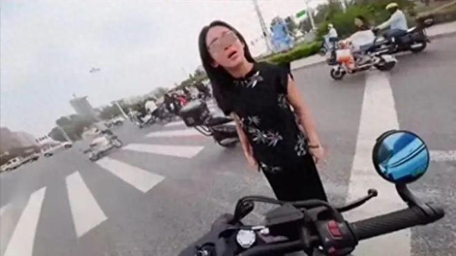 续：女司机气到流产公布完整行车记录仪凯发k8入口河北女司机与骑手冲突后(图16)